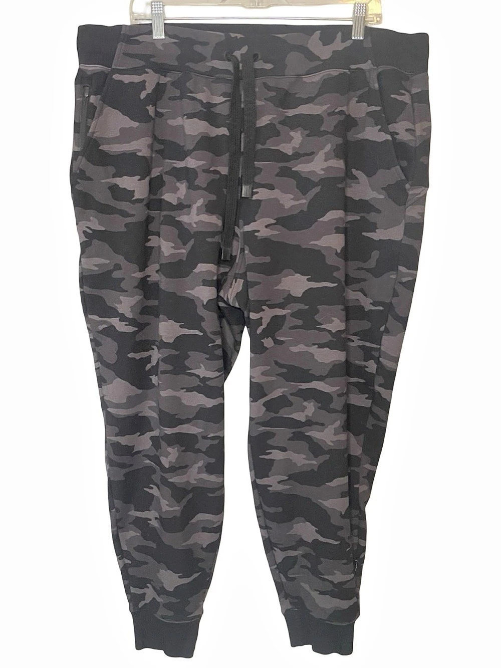 Athleta Camo Jogger Pants in Black & Gray Size 2X